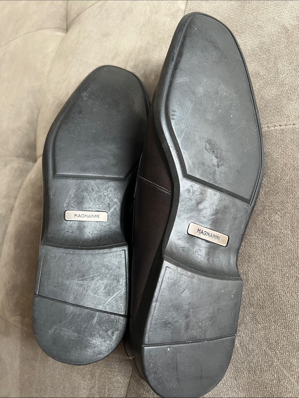 Magnanni Men's Brown Leather Penny Loafers - Picture 4 of 5